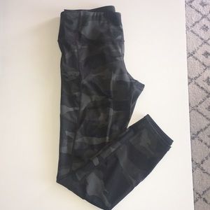 Athleta camo contenders